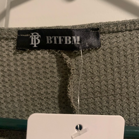 Light weight long sleeve top - Picture 2 of 3